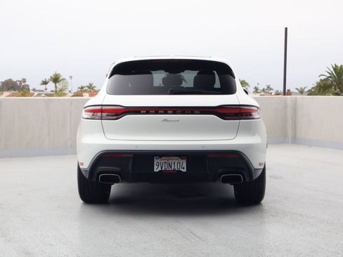 Certified 2025 Porsche Macan AWD/4WD image 10