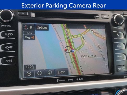 Used 2019 Toyota Highlander SE w/ Carpet Mat Package (TMS) AWD/4WD image 18