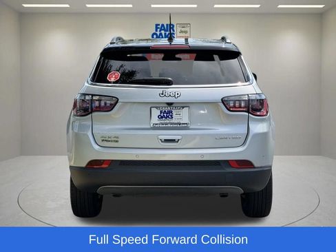 Used 2024 Jeep Compass Limited AWD/4WD image 9