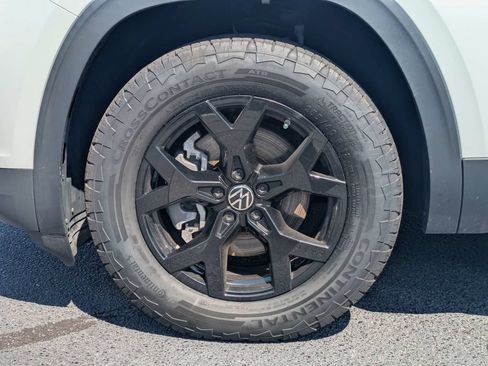 Used 2024 Volkswagen Atlas Peak Edition SEL AWD/4WD image 12