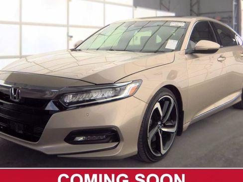 Used 2018 Honda Accord Touring image 1