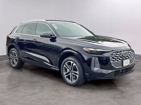 New 2026 Audi Q5 Premium AWD/4WD image 2
