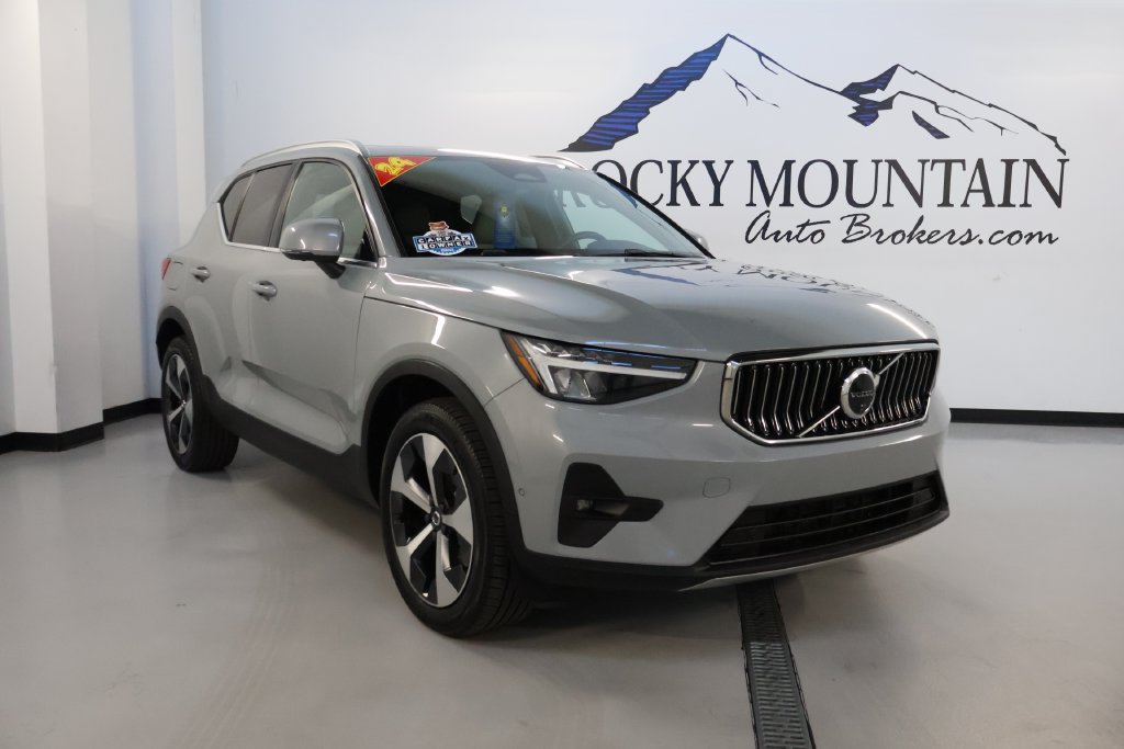 Used 2024 Volvo XC40 B5 Plus AWD/4WD 360° Tour