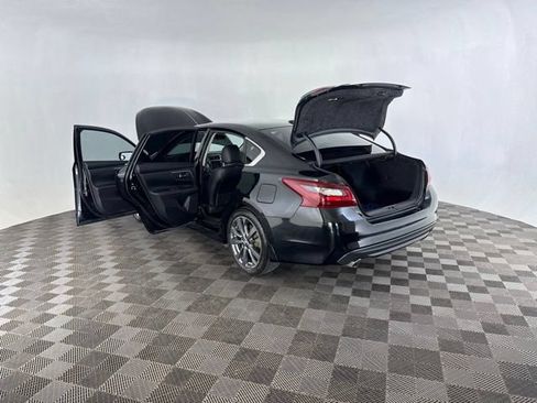 Used 2018 Nissan Altima 2.5 SR w/ SR Special Edition FWD image 16