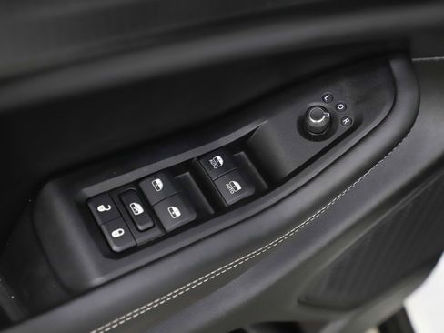 Used 2024 Jeep Grand Cherokee Altitude image 20