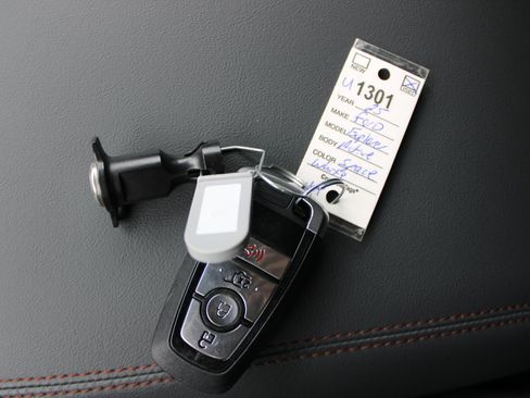 Used 2025 Ford Explorer Active image 30