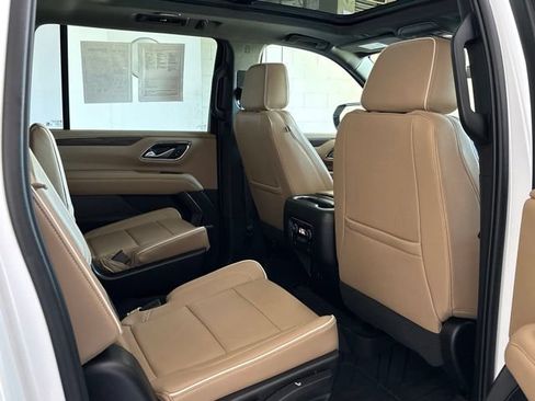 Used 2022 Chevrolet Suburban Premier AWD/4WD image 33