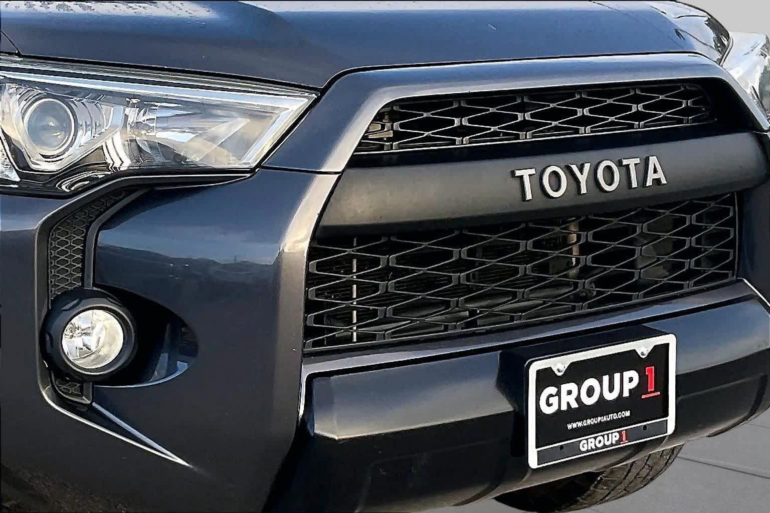 Used 2018 Toyota 4Runner TRD Off-Road Premium AWD/4WD image 30