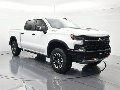 Used 2024 Chevrolet Silverado 1500 ZR2 w/ Technology Package AWD/4WD image 3