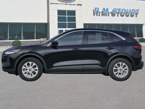 Used 2023 Ford Escape Active w/ Tech Pack #2 AWD/4WD image 3