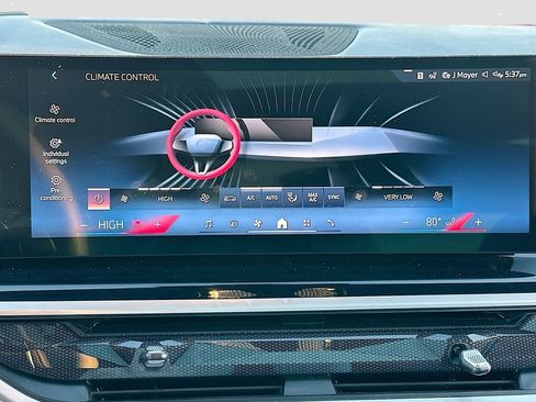 Used 2024 BMW X7 xDrive40i w/ Executive Package image 16