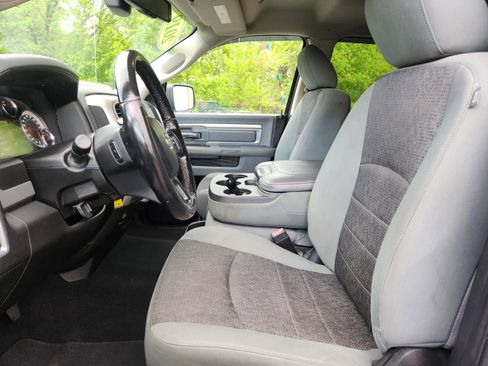 Used 2019 RAM 1500 Big Horn AWD/4WD image 11