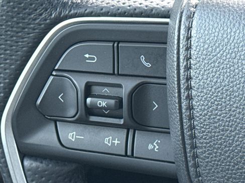 Used 2025 Toyota Tacoma TRD Off-Road AWD/4WD image 19