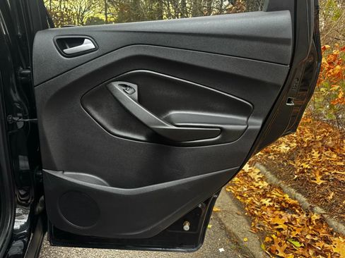 Used 2014 Ford Escape SE image 12