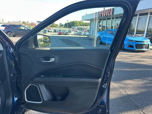 Used 2018 Jeep Compass Latitude w/ Popular Equipment Group image 41