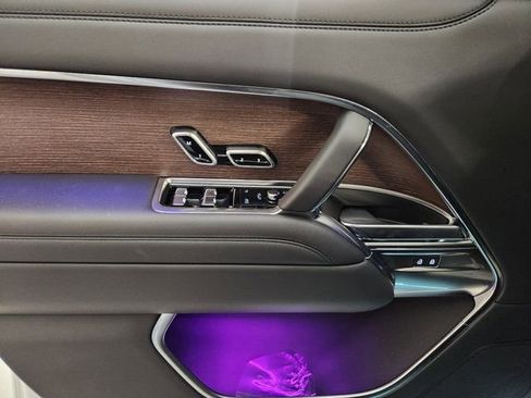 New 2025 Land Rover Range Rover Long Wheelbase SE image 20