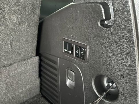 Used 2019 Cadillac Escalade Premium Luxury AWD/4WD image 22