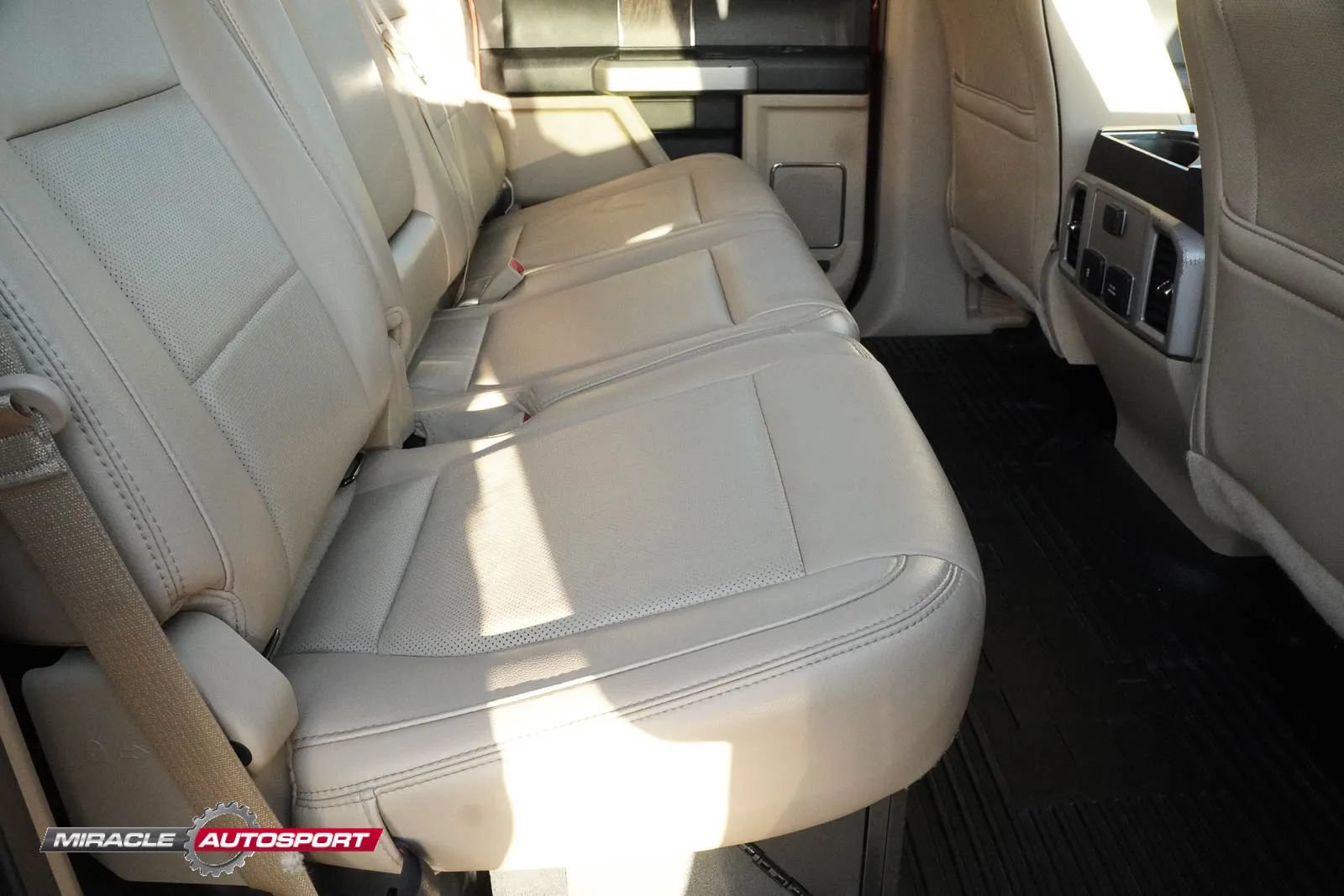 Used 2019 Ford F250 Lariat w/ Lariat Value Package AWD/4WD image 38