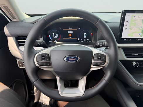 Certified 2026 Ford Explorer Active w/ Active Comfort Package RWD image 17