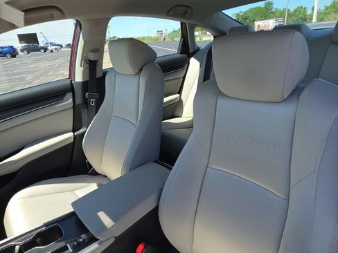 Used 2019 Honda Accord LX image 9