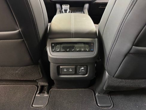 New 2026 Nissan Pathfinder Platinum AWD/4WD image 18