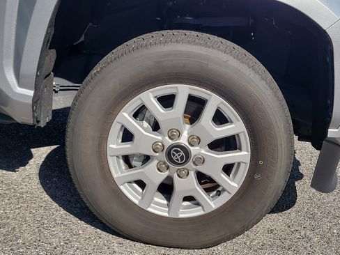 Used 2024 Toyota Tacoma SR5 RWD image 10