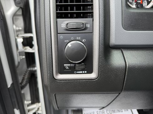 Used 2016 RAM 2500 Tradesman w/ Chrome Appearance Group AWD/4WD image 13