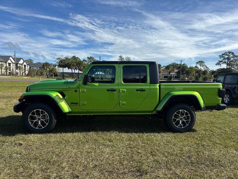 New 2026 Jeep Gladiator Sport AWD/4WD image 6