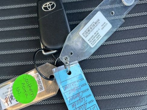 Used 2024 Toyota Camry SE image 22