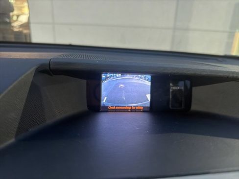 Used 2014 Toyota Sienna LE image 18