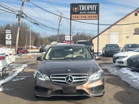 Used 2016 Mercedes-Benz E 350 Sedan image 2