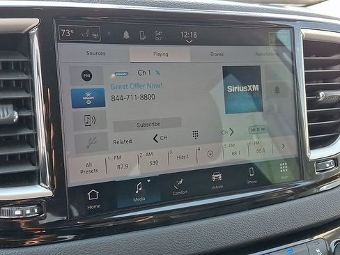 Used 2024 Chrysler Pacifica Touring-L image 13