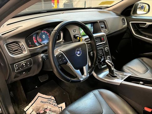 Used 2016 Volvo V60 T5 Premier image 17