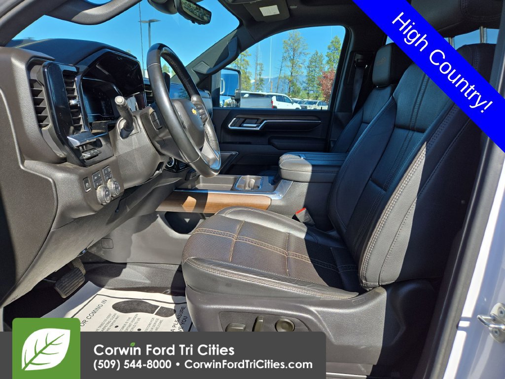 Used 2024 Chevrolet Silverado 3500 High Country w/ High Country Premium Package AWD/4WD image 2