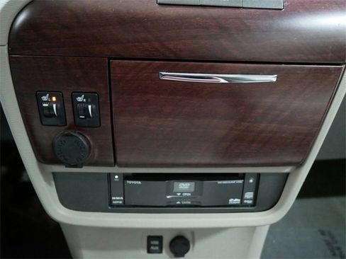 Used 2013 Toyota Sienna XLE image 21