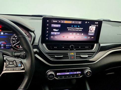 Used 2024 Nissan Altima 2.0 SR image 18