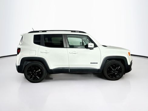 Used 2017 Jeep Renegade Altitude FWD image 10