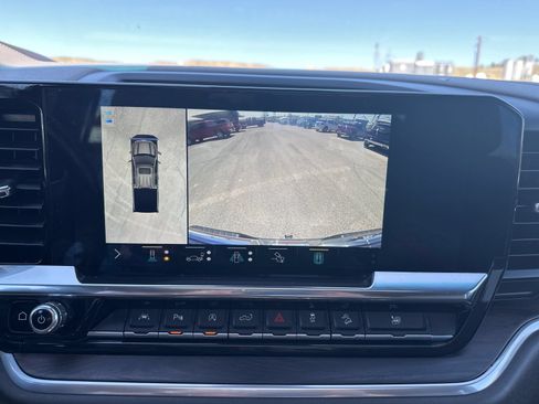 Used 2022 GMC Sierra 1500 SLT w/ SLT Premium Plus Package AWD/4WD image 16