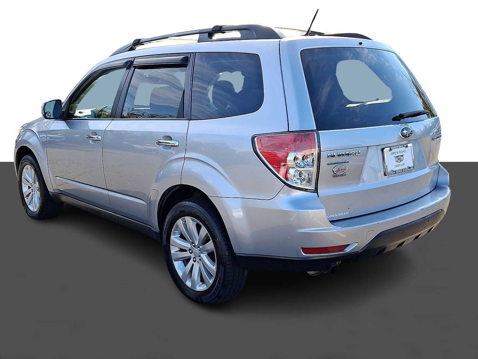 Used 2013 Subaru Forester 2.5X Premium w/ All-Weather Plus Pkg AWD/4WD image 4