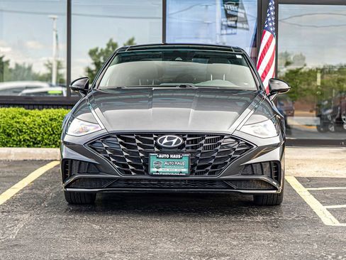 Used 2021 Hyundai Sonata SEL Plus w/ Tech Package FWD image 2