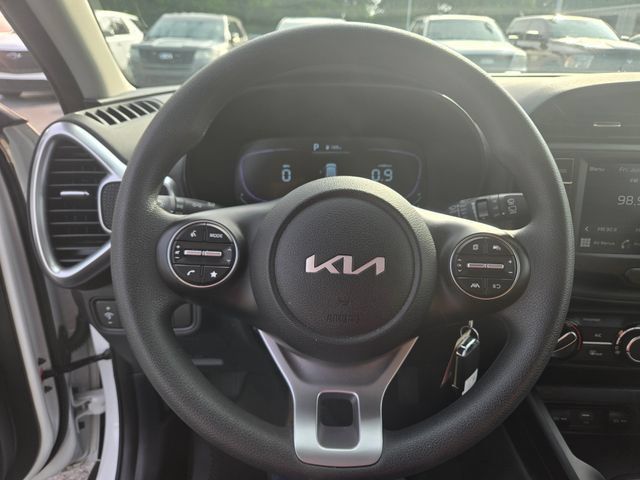 Used 2025 Kia Soul LX FWD image 16