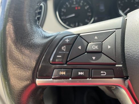 Used 2019 Nissan Rogue Sport SL w/ Premium Package FWD image 12