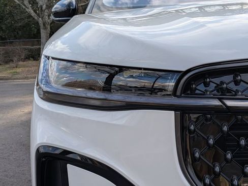 New 2026 Lincoln Nautilus Reserve w/ Jet Appearance Package image 9