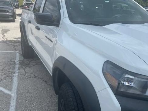 Used 2026 Chevrolet Colorado Trail Boss AWD/4WD image 9