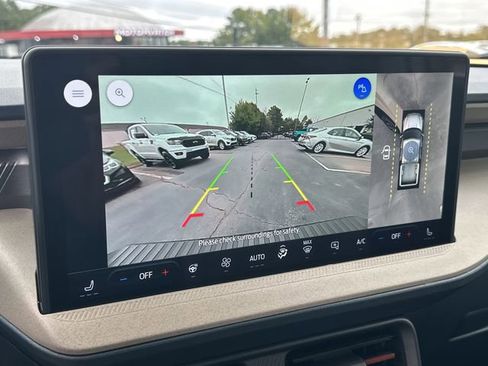 Used 2025 Ford Maverick Lariat image 17