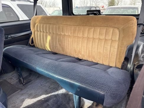 Used 1996 Chevrolet Tahoe 4WD 2-Door image 12