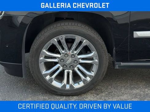 Used 2020 Cadillac Escalade Premium Luxury AWD/4WD image 4
