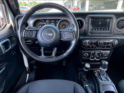 Used 2021 Jeep Gladiator Sport AWD/4WD image 8