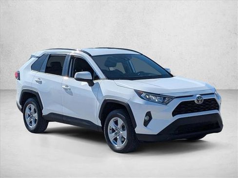 Used 2021 Toyota RAV4 XLE image 3