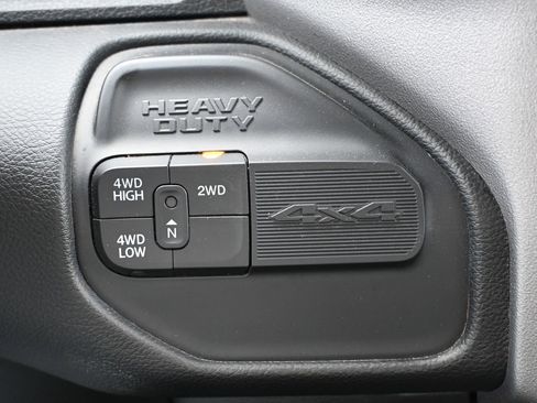 Used 2024 RAM 2500 Big Horn AWD/4WD image 22